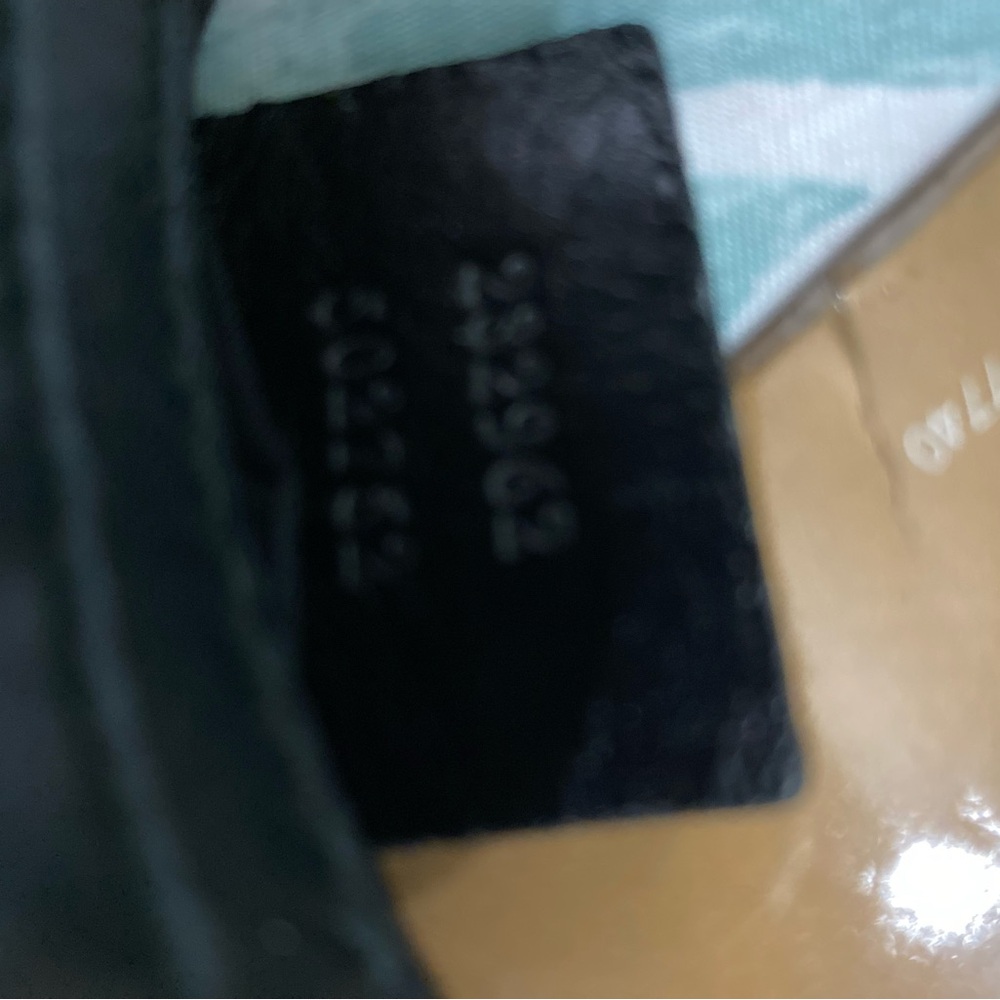 Gucci Hobo bag with dust bag and authenticity card bought in holt renfrew - Picture 9 of 10